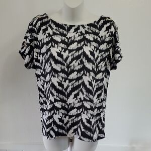 New Zac & Rachel Womens Small Black and White Patterned Blouse Shoulder Detail